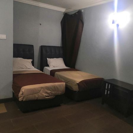 Oyo 90473 Opah Inn Hotel Kampong Ayer Terjun Екстериор снимка