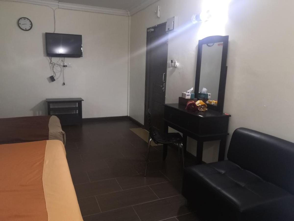 Oyo 90473 Opah Inn Hotel Kampong Ayer Terjun Екстериор снимка