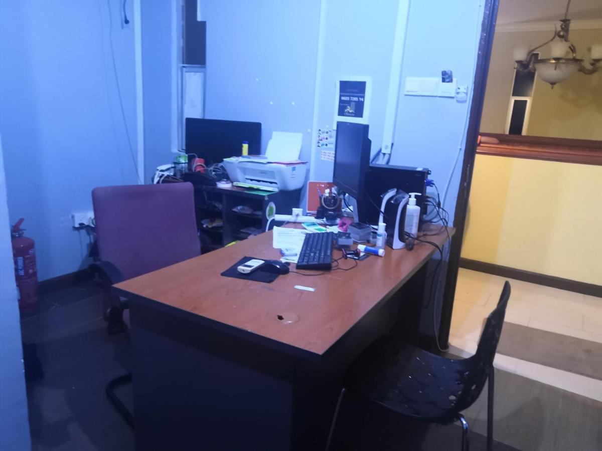 Oyo 90473 Opah Inn Hotel Kampong Ayer Terjun Екстериор снимка