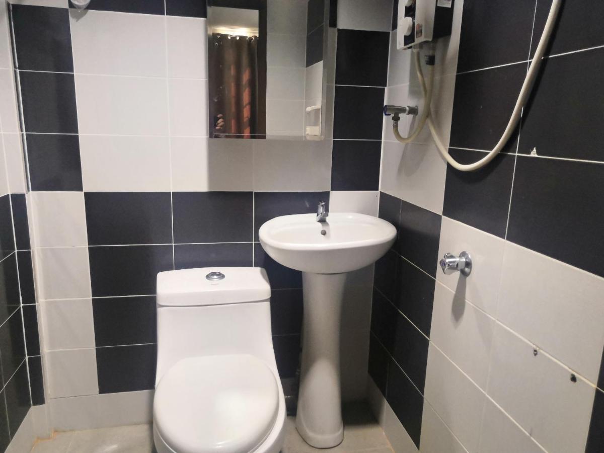 Oyo 90473 Opah Inn Hotel Kampong Ayer Terjun Екстериор снимка